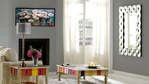 Sala con espejo