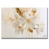 cuadro ramillete de flores pintado a mano en colores blanco y dorado con relieve táctil en medida de 120x80cm.